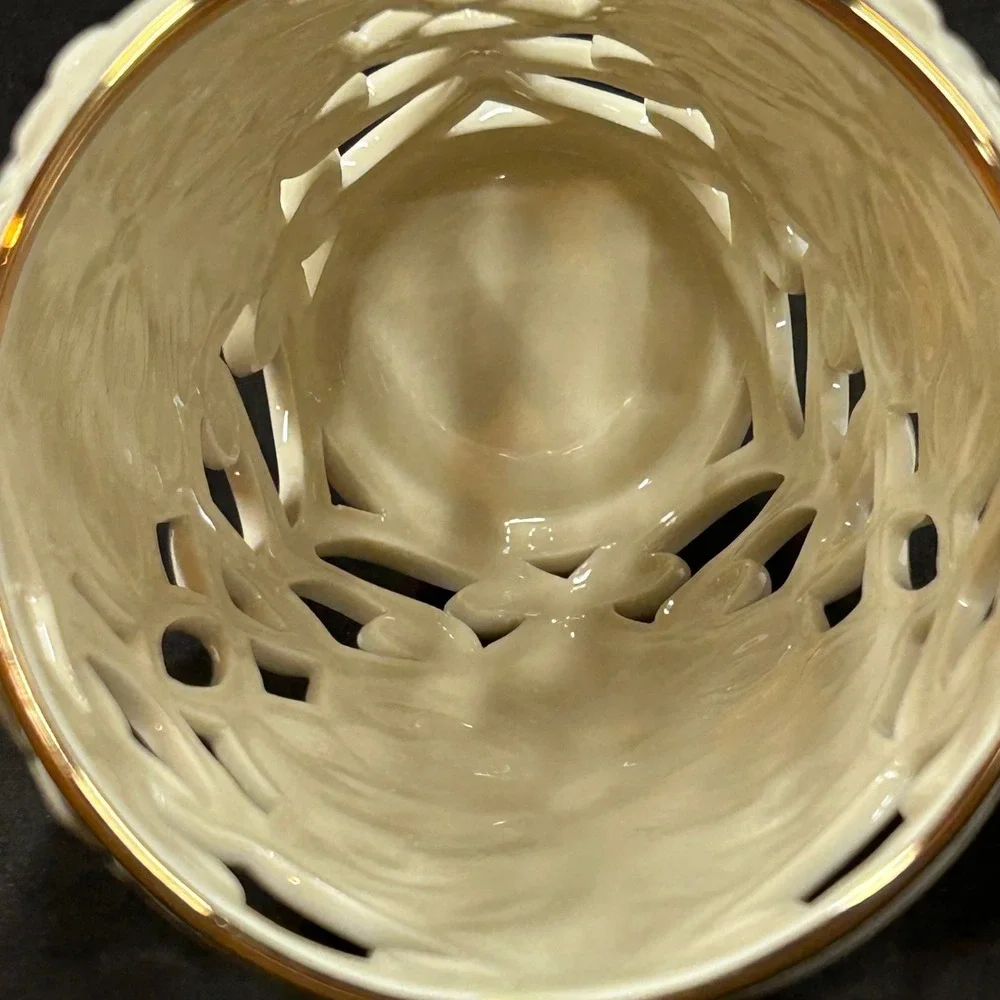 Lenox Classic Scroll Pierced Vase Ivory Fine China Gold Trim 8.25 inch 6125751